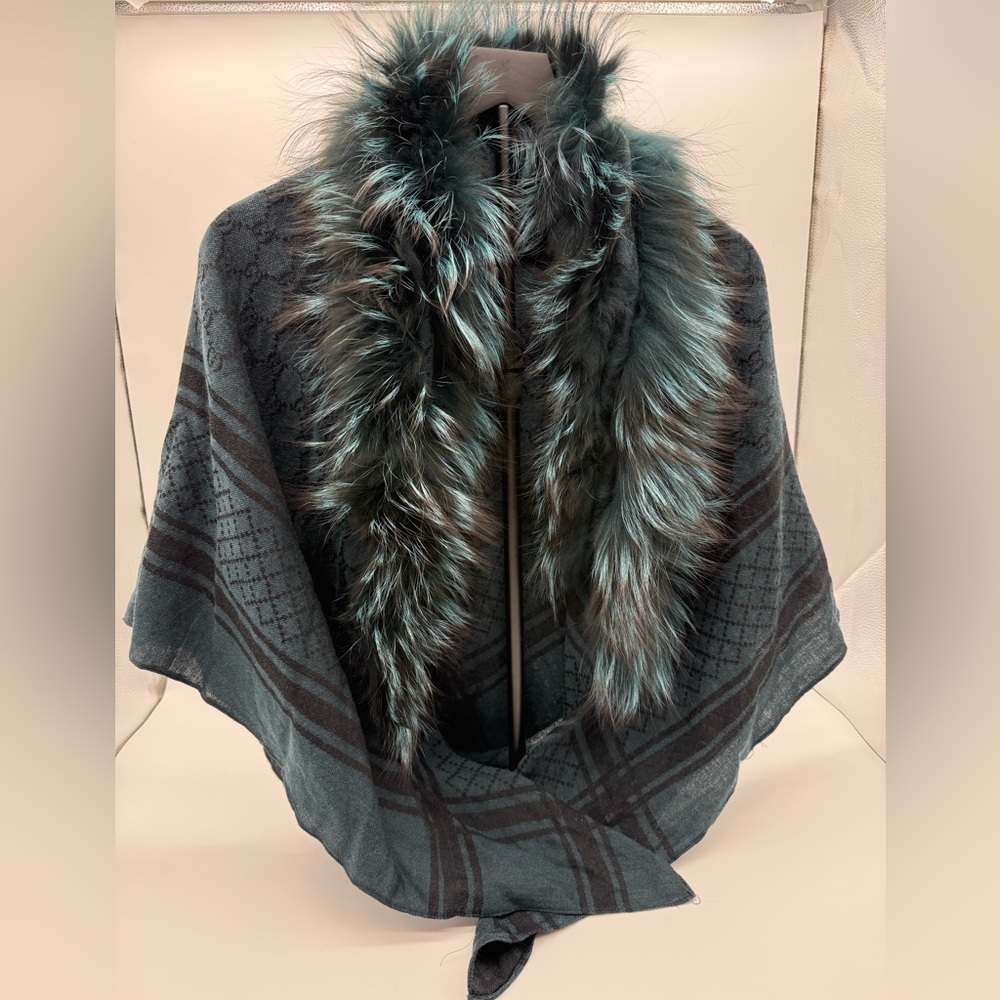Gucci GG Monogram Cape Shawl Fox Fur Collar Wool Silk Teal Black Wrap